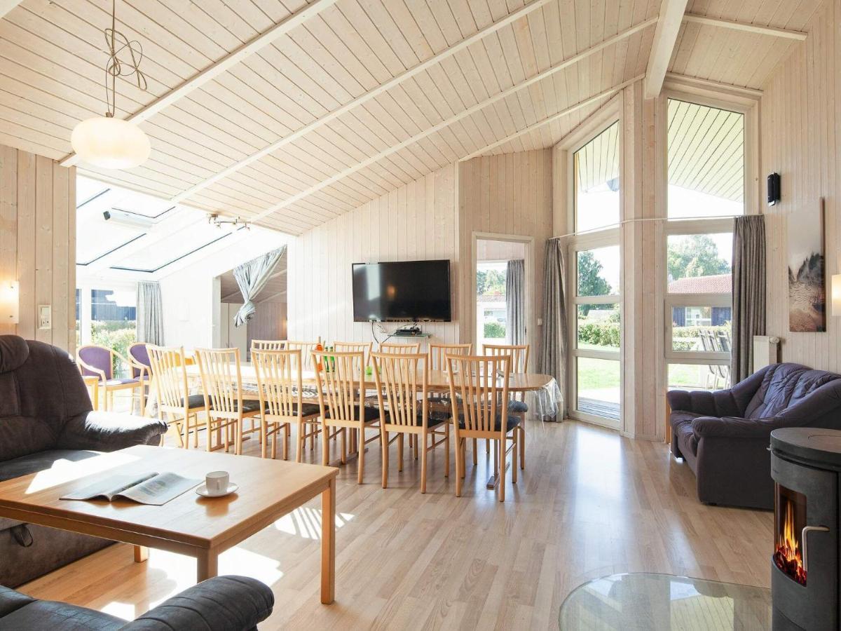 12 Person Holiday Home In Grömitz Exterior foto