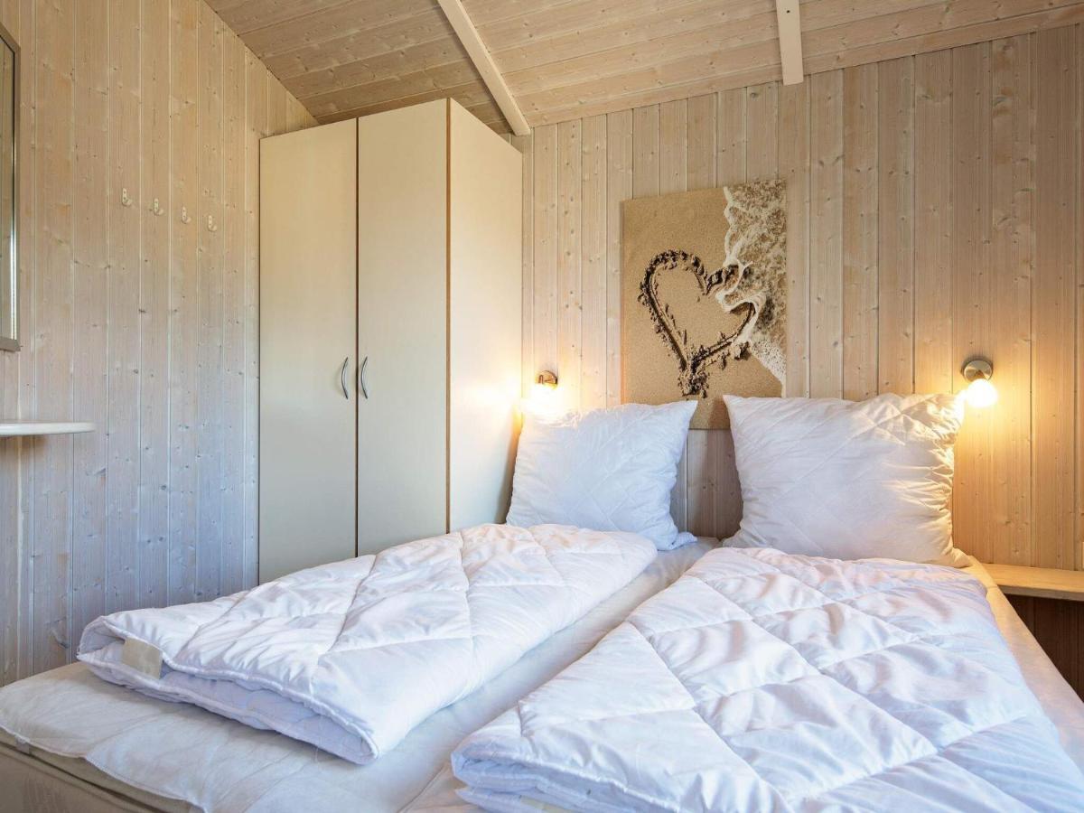 12 Person Holiday Home In Grömitz Exterior foto