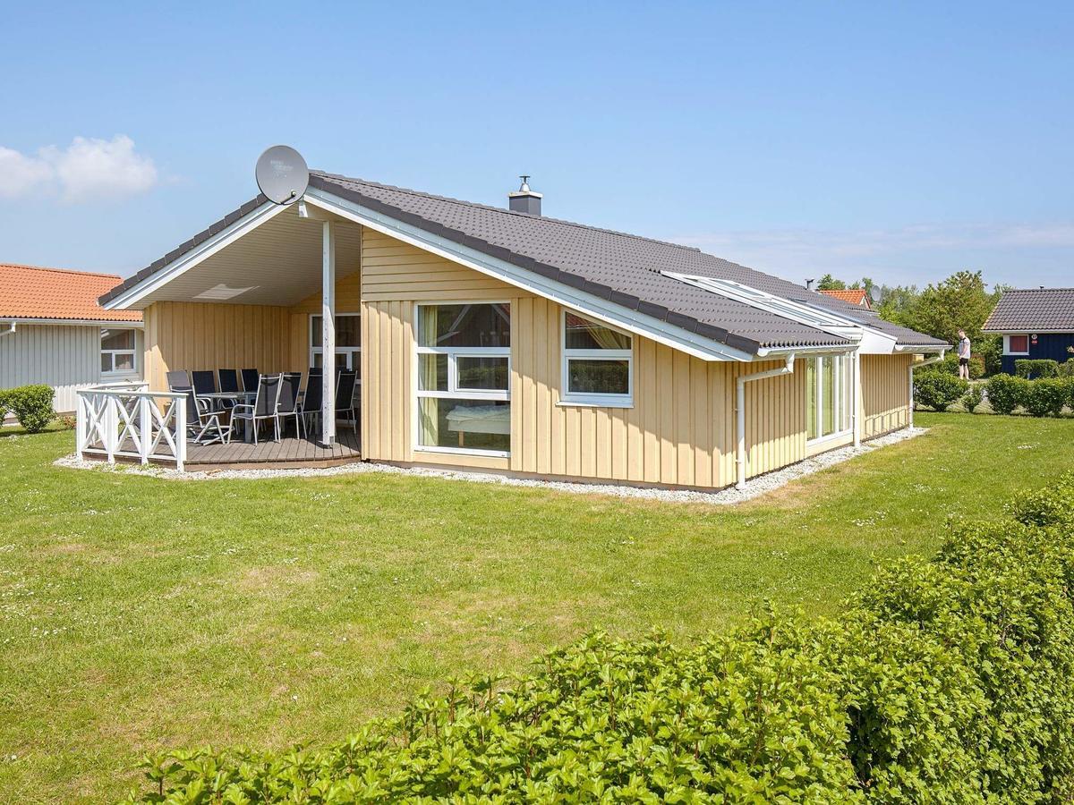 12 Person Holiday Home In Grömitz Exterior foto