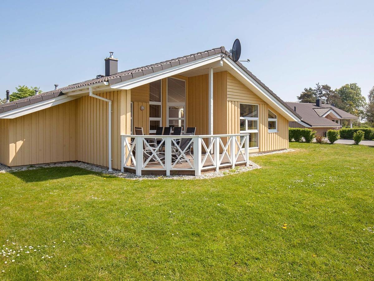 12 Person Holiday Home In Grömitz Exterior foto