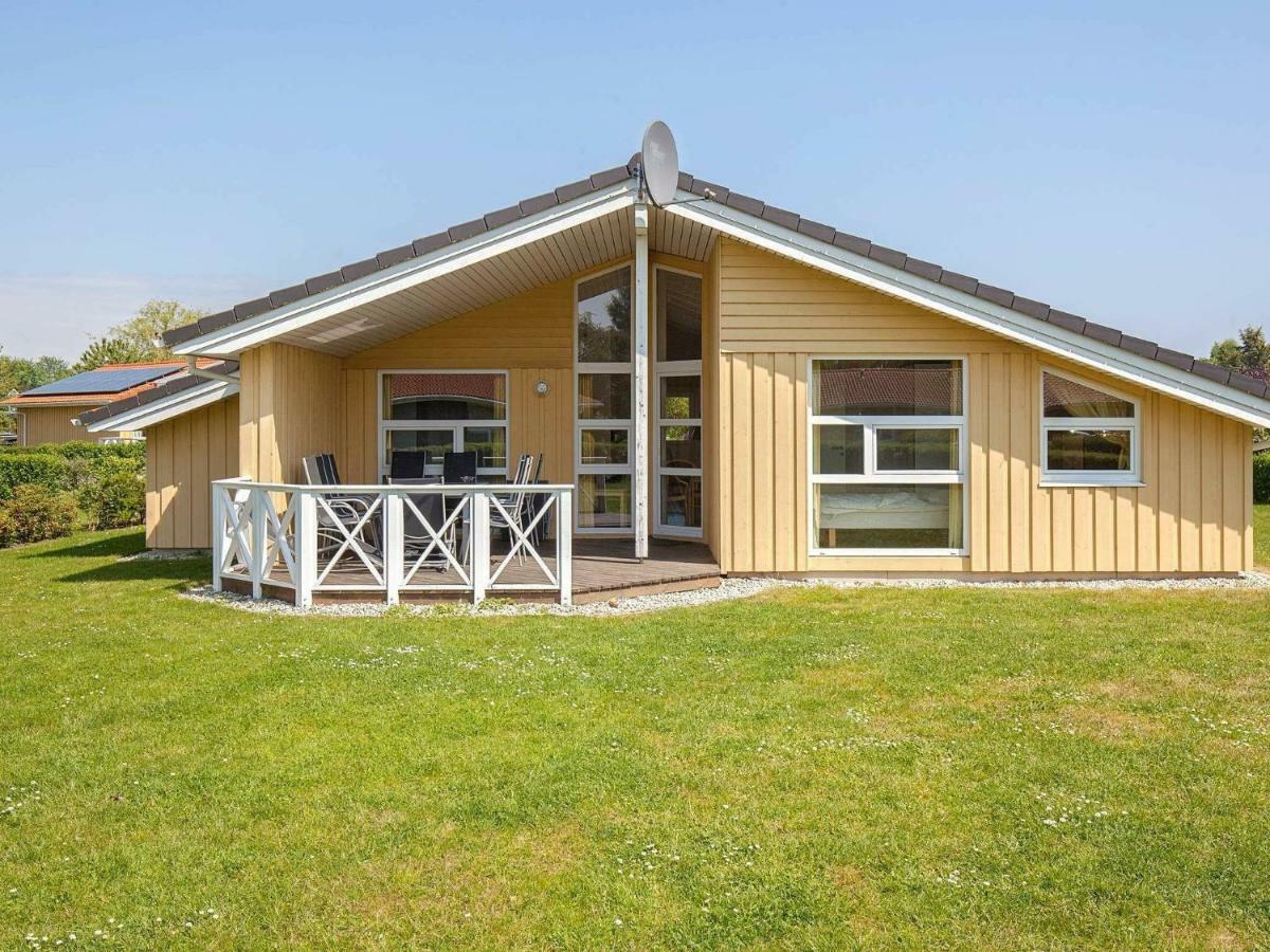 12 Person Holiday Home In Grömitz Exterior foto